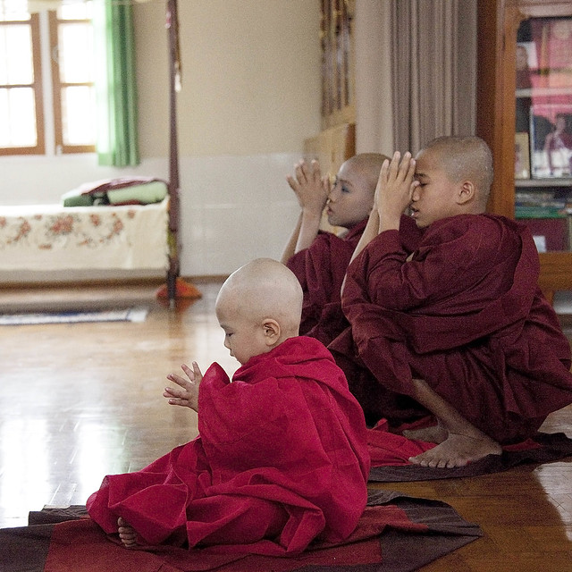 出家的小僧人, Myanmar