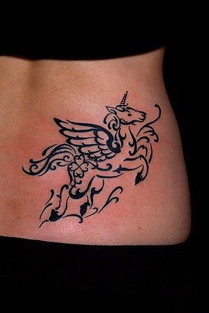 ユニコーン トライバル Tattoo タトゥー 刺青 ジャパニーズ ワンポイント トライバル カラーにブラック グ Flickr
