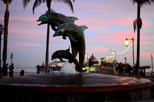 Santa Monica Beach Dolphins Fountain