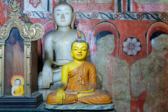 Boddhisatva statue at Lankatilaka Viharaya