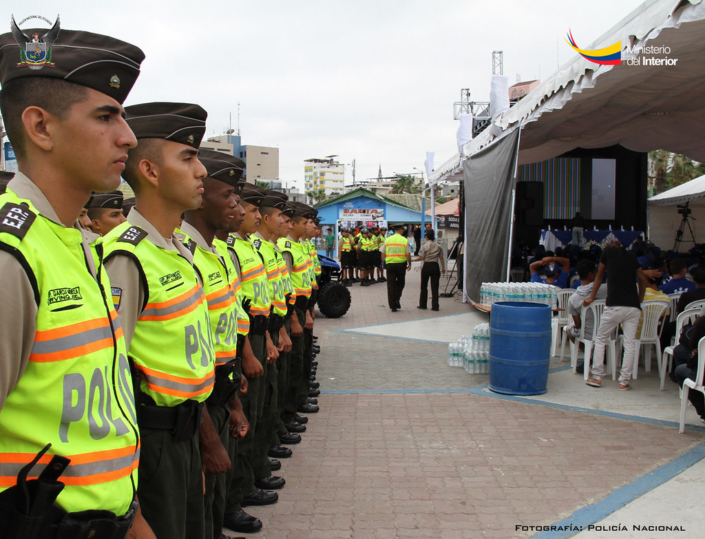 Química manzana Excretar La Policía Nacional brindó seguridad a los asistentes dura… | Flickr