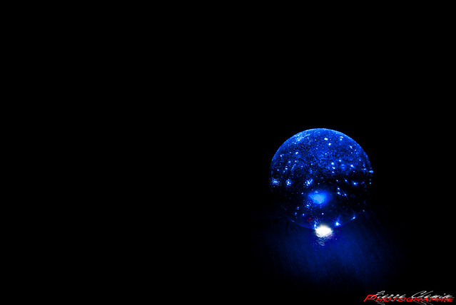 L'univers en bleu………dans une bille