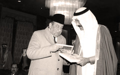مع الرئيس بدر بن احمد محسن