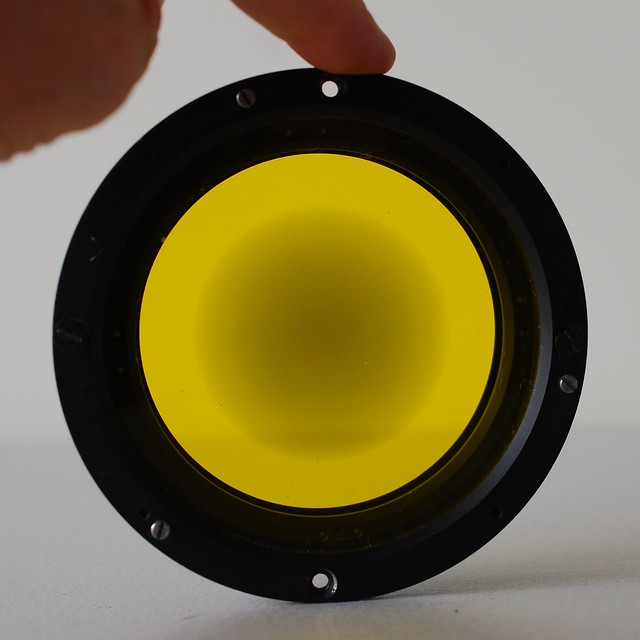 Yellow Center Filter for Metrogon lens in shutter (sn #5-5765) nº 14