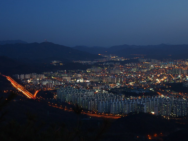 Night-Cityscape-Daejeon-Gyejoksan-South Korea