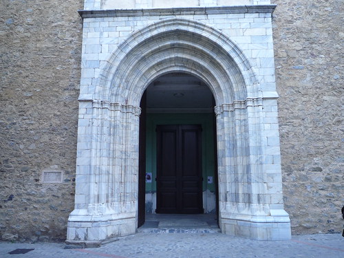 F 66 Ceret église St-Pierre façade portail 04-10 P1050926 | Flickr