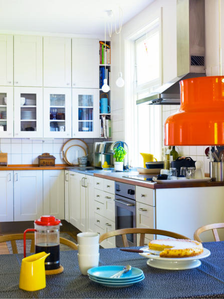 Anna Danielsson {white and colorful scandinavian modern kitchen}