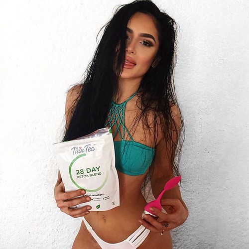 Turn up the volume to hear this lovely girl’s ThinTea experience! ☕️🌿  Get your own @thinteadetoxtea experience NOW ☕️🌿 and say goodbye to ✖️toxins ✖️bloating and ✖️ex | by thegirlsoutfits