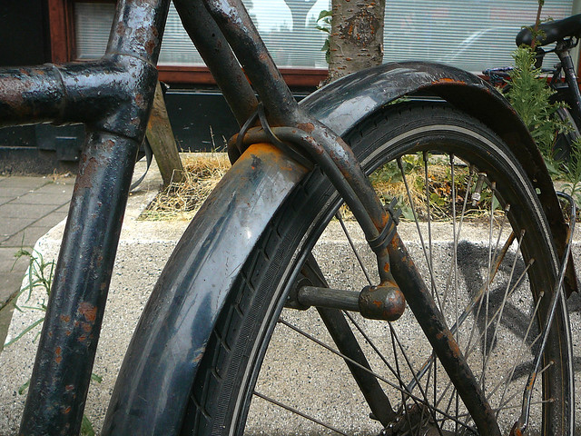Transportfiets, slot (vintage transport bike, lock, vélo porteur ancien, antivol), Amsterdam, Witte de Withstraat, 06-2011
