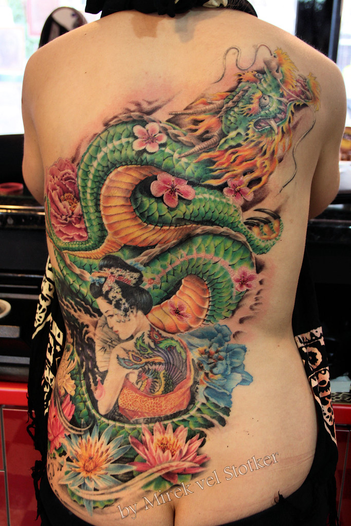 Значение тату дракона у девушки. Тату дракон. Тату дракон на спине. Японский дракон тату. Китайский дракон на спине.