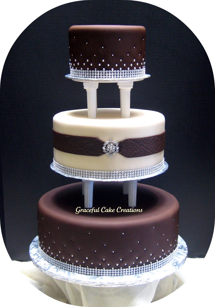 Elegant Fondant Wedding Cake