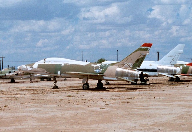 To the left is RF-84F Thunderflash 53-7600 ex Alabama-ANG (AMARC-code FA144) together with F-100F 56-3929 (AMARC-code FE381) Davis-Monthan AFB / AMARC, august 1997.