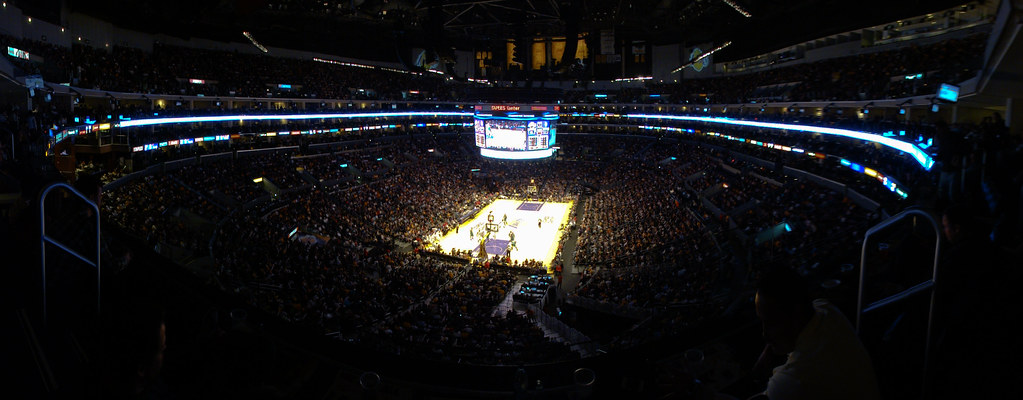 lakers game @ staples center. Photo by woolennium; (CC BY-NC-ND 2.0)