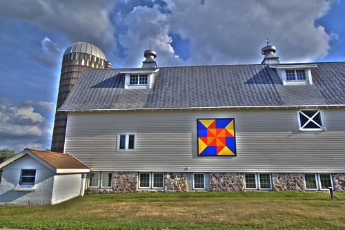 field wisconsin barn canon farm silo pinwheel wi hdr agricultural easttroy photomatix t2i barnquilt michaelfields