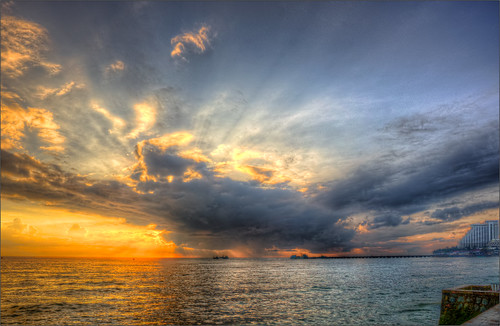 Sunrise Hua Hin by KonHenrik, _DSC5620 D5000 Thailand 2012-01-21 07_18 And2more_tonemappedsun beach sunrise thailand khan huahin h
