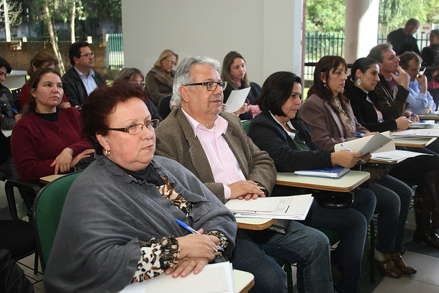Flávio Arns participa de evento sobre formação de professores em Curitiba