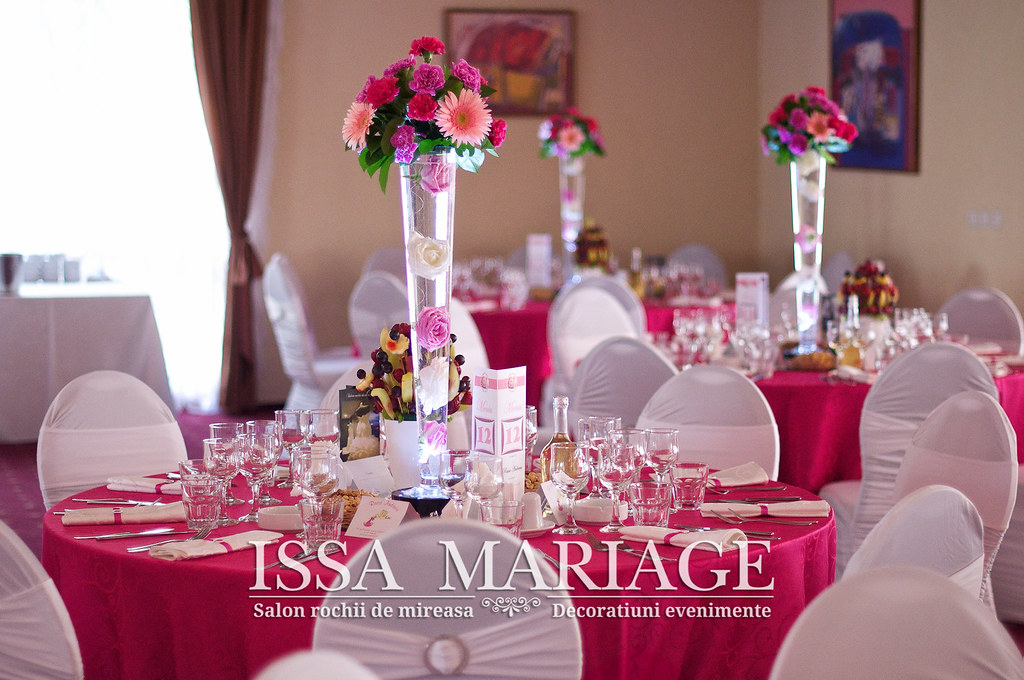 lava Nursery rhymes fog Fata de masa roz si huse de scaun model USA pentru nunta s… | Flickr
