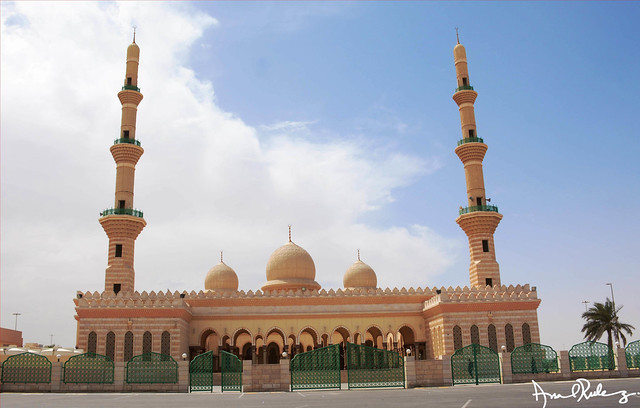 Beautiful Mosque at Saudi--UAE border