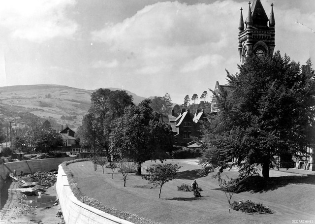 Otago University with new Water of Leith Walling, 1939