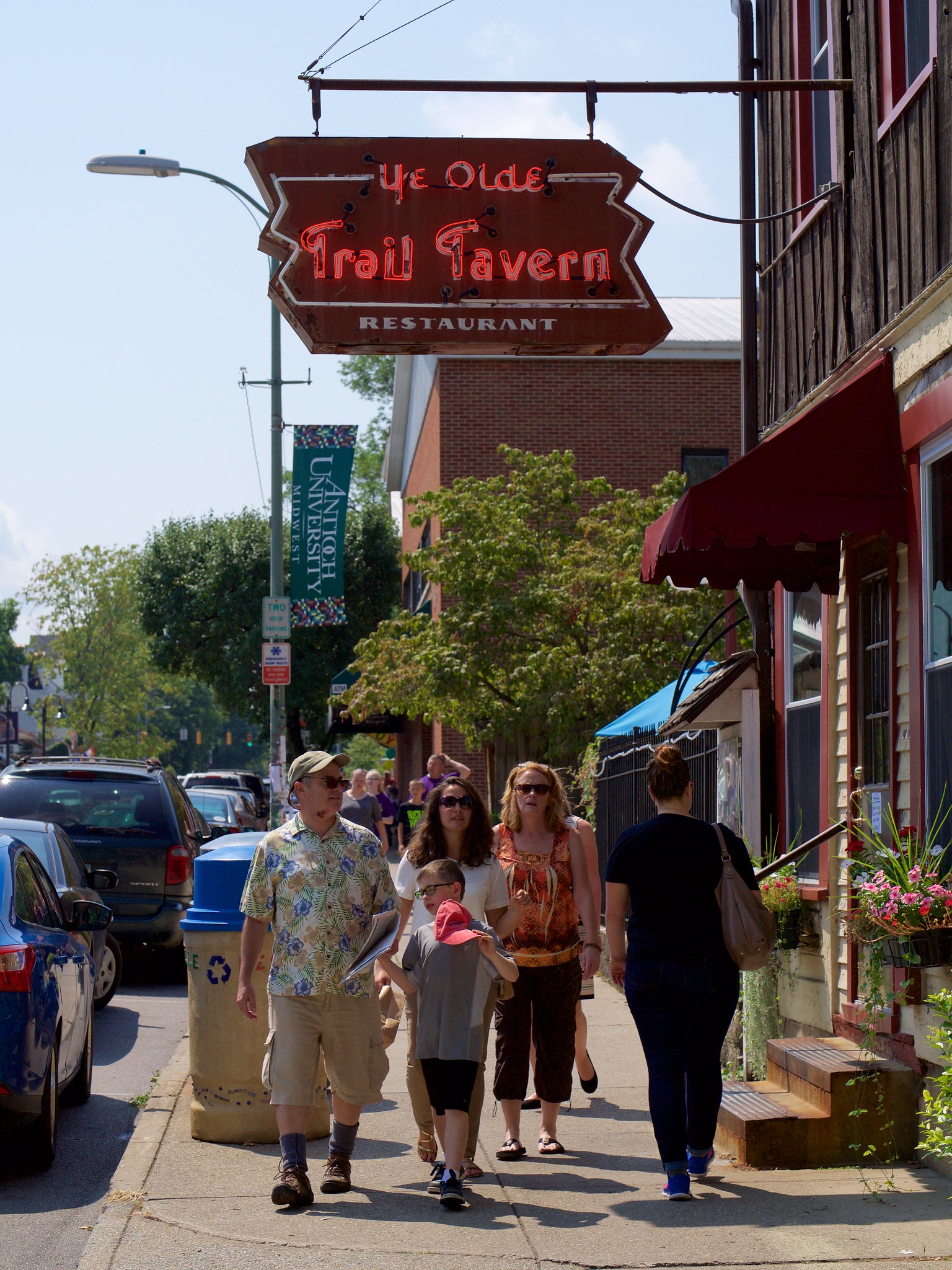 Ye Olde Trail Tavern