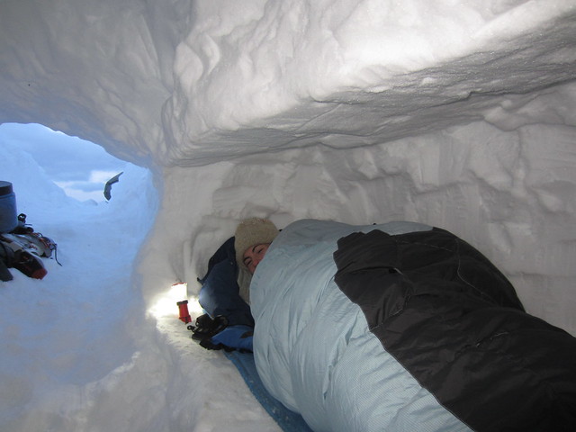 snow cave on Mazama Ridge