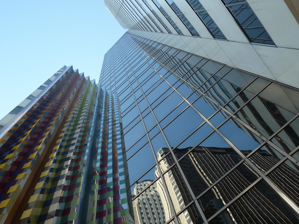 Chicago, "Communication X9" by Yaakov Agam, Abstract Sculpture with Reflections by Mary Warren 20.8 Million Views