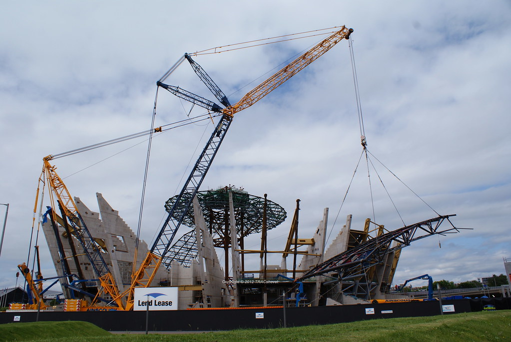 DEMAG CC2500 - Ainscough Heavy Crane Hire | Copyright © 2012… | Flickr