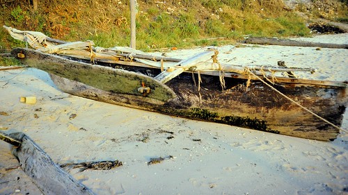sunset beach tanzania harbour daressalaam dar slide canoe ft kodachrome es dugout nikkormat outrigger salaam 19761229 edk7