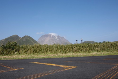 mountain japan island volcano airport kagoshima mishima da1645mm 薩摩硫黄島 三島村