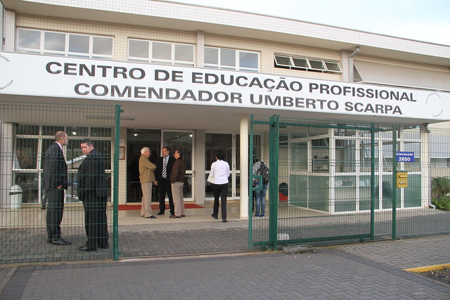 Em visita ao Centro de Educação Profissional Comendador Humberto Scarpa