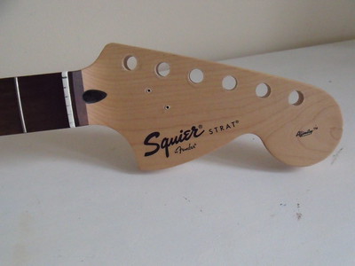 0318 Squier Maple Rosewood 21 fret neck with SKUNK STRIPE 001