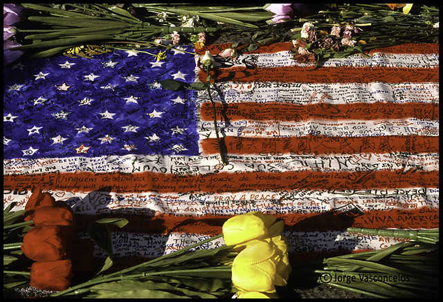 Memorial - Union Square Park - New York - (US Flag) 17-sept-2001- 01