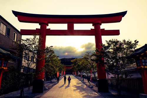 light red people sun 3 japan sunrise temple dawn three kyoto gate shrine shadows buddhist torii vermilion