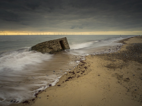 seascape beach coast seaside norfolk seafront pillbox caister seaocean caisteronsea ©damianward