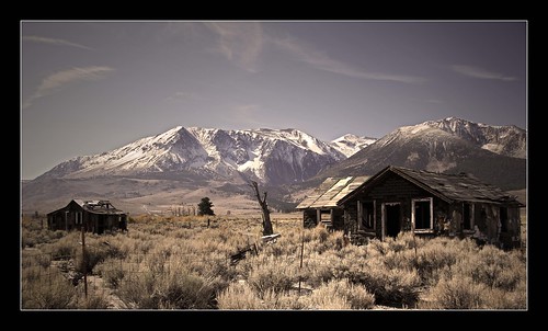 sierranevada california usa abandoned ruraldecay shack cabin mountains snow plains