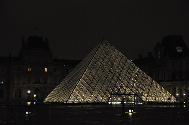 DSC_0251 Pirámide del Louvre