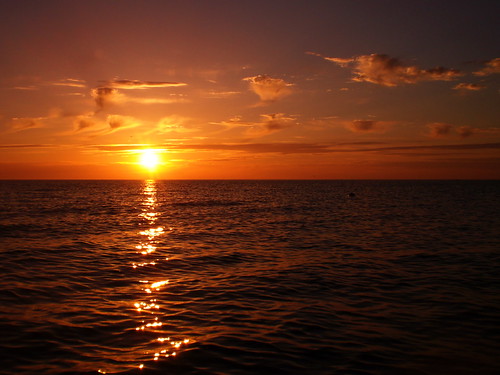 visby gotland sweden sunset coast sea baltic sun light sunlight orange clouds water europe paul baumgart paulbaumgart casioexz77