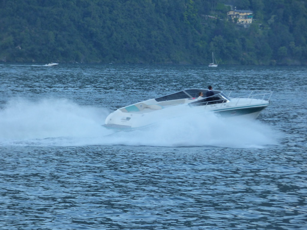 Tremezzo - Lake Como - speed boat