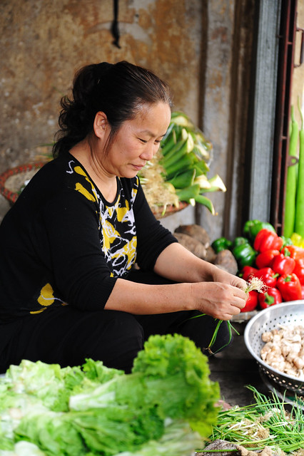 Women selling vegetables at Chau Long market Hanoi