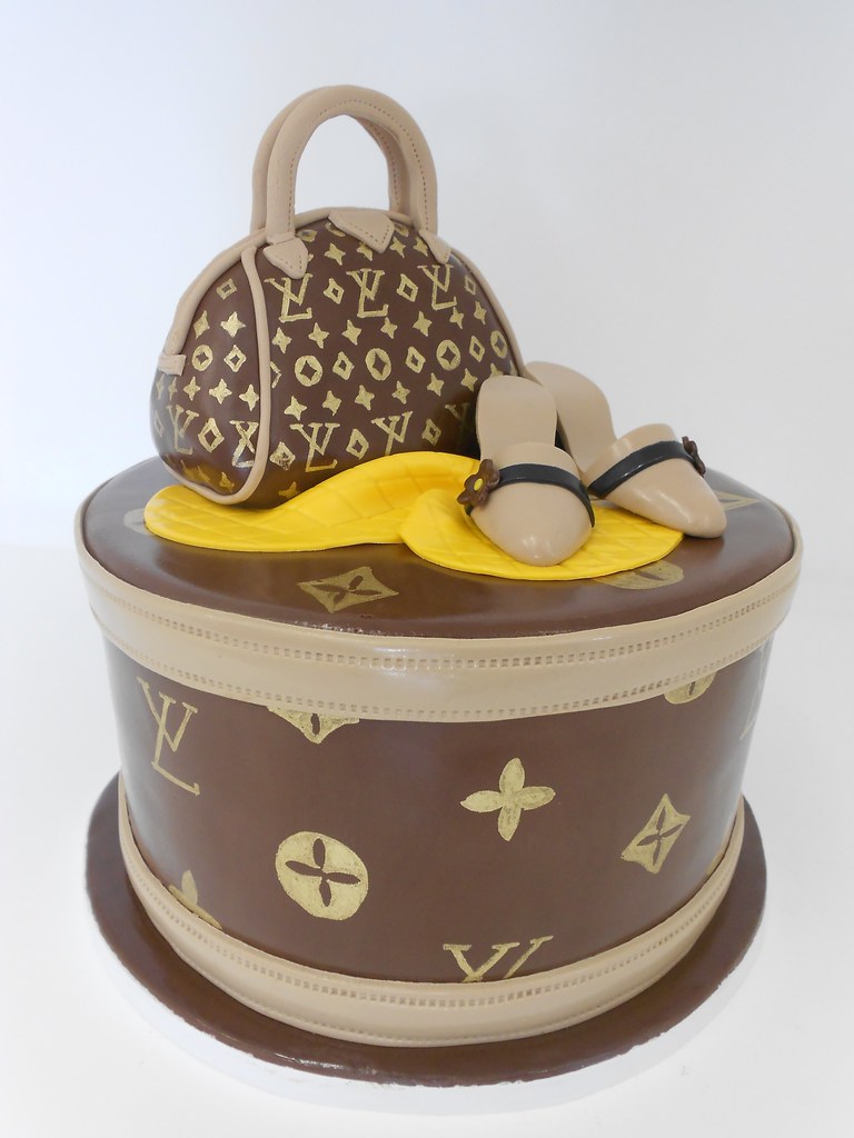 LV birthday cake (1035), Louis Vuitton cake with purse, sho…