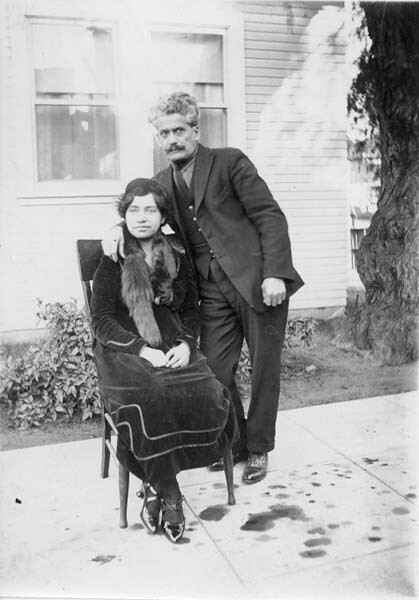 Enrique Flores Magón and Teresa Magón,  November 1922.