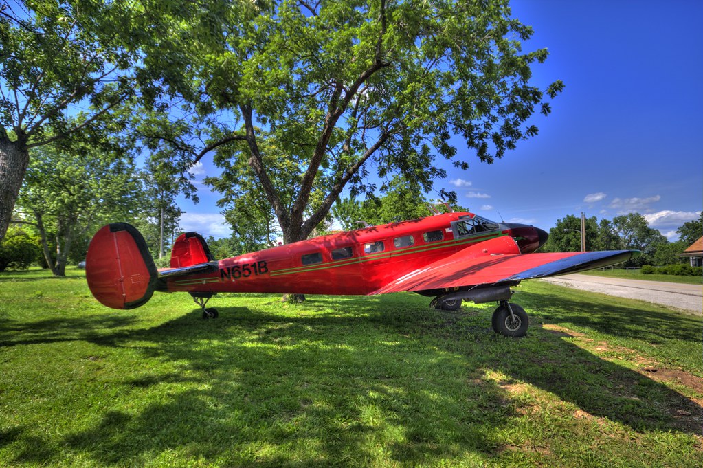 Airplane at the Beaumont Hotel, Kansas. Photo by John Dickson; (CC BY-NC-ND 2.0)