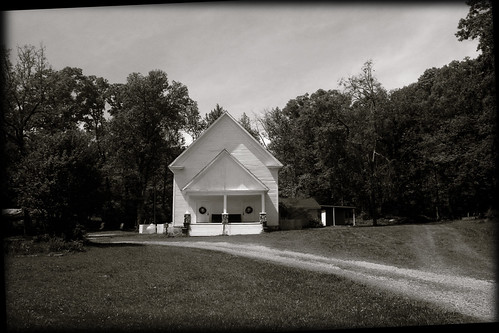 Mt. Carmel United Methodist Church by Juli Kearns (Idyllopus)