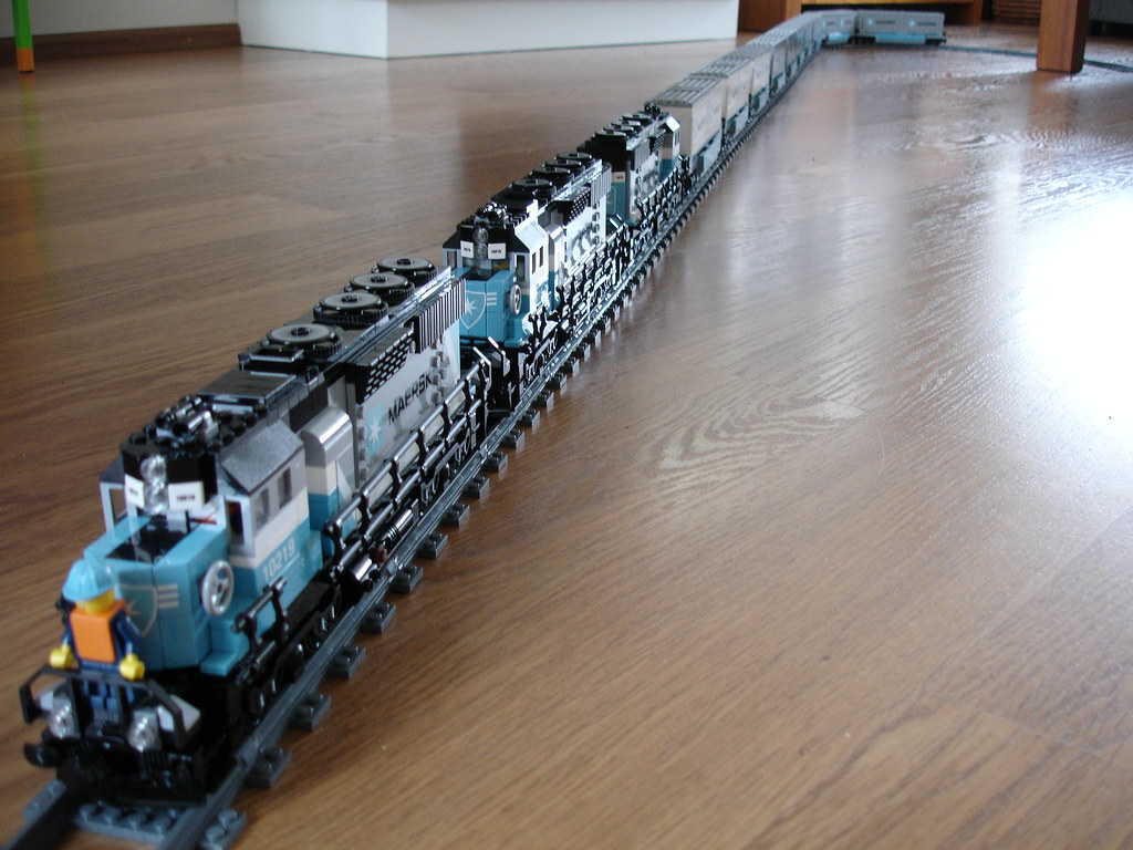lego maersk train 10219