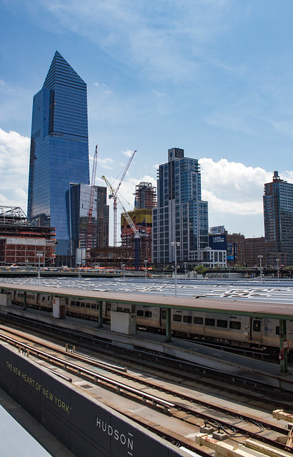 Hudson Rail Yard and the new buildings which will form a new living, leisure and retail area of New York, Hudson Yard, Chelsea Market and the old Meat Packing areas of New York are linked by the Hightline, an old freight track which has been converted, ve