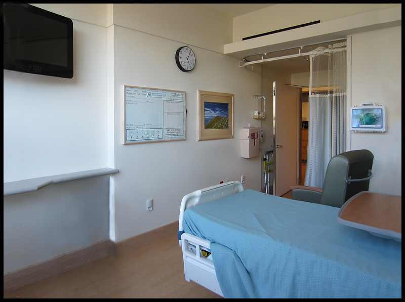 Center for Joint Replacement - Patient room