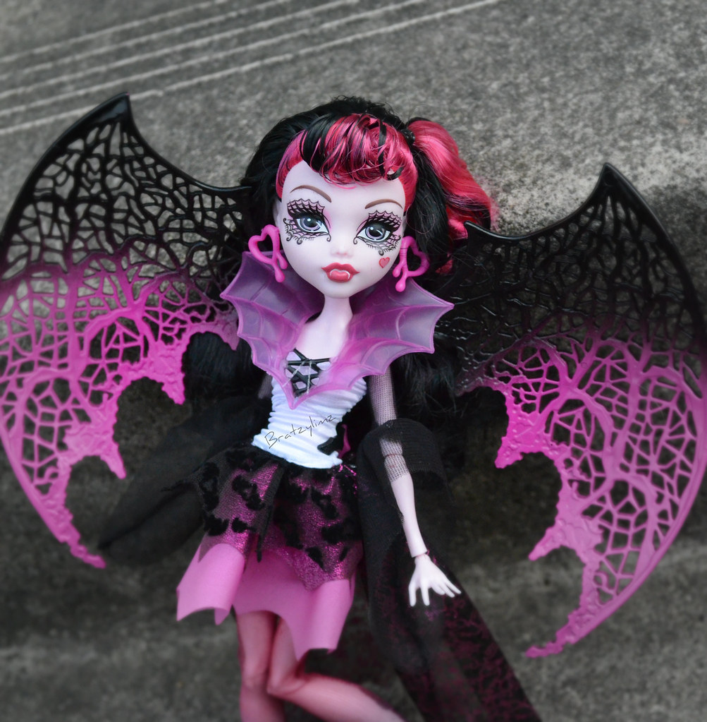 Monster High Ghouls Rule Draculaura Bratzylimz Flickr.