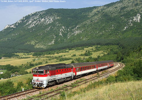 train railway locomotive lokomotive vlak čkd 754 zssk brejlovec gemer