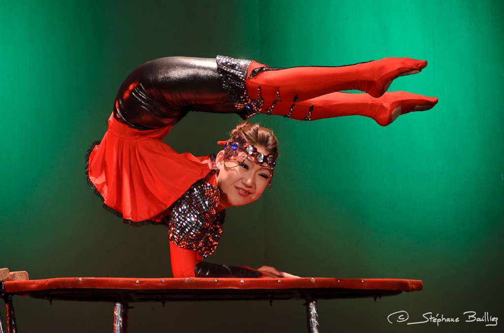 Contortionist | Contortionism has been a tradition in Mongol… | Flickr