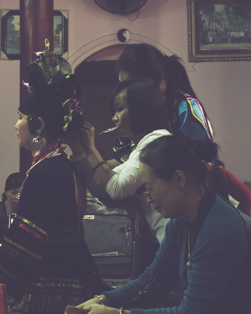 Lên Đồng Ritual Preparations, Đền Đống Nước, Hanoi